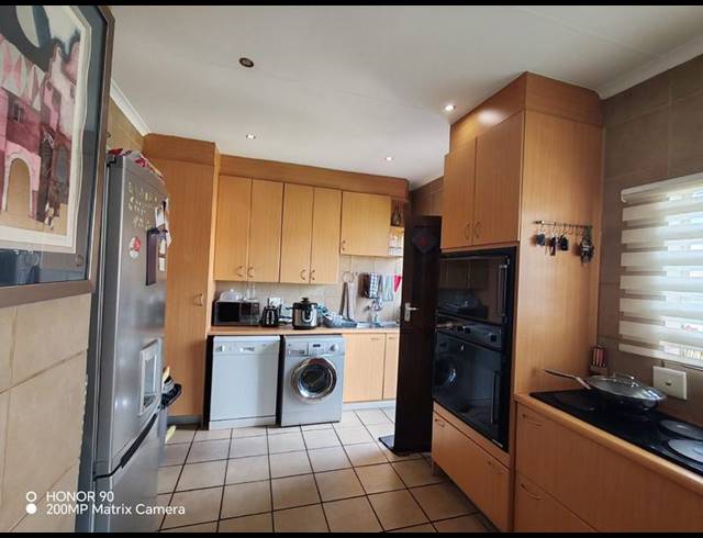 2 BEDROOM HOUSE FOR SALE IN GLEN MARAIS